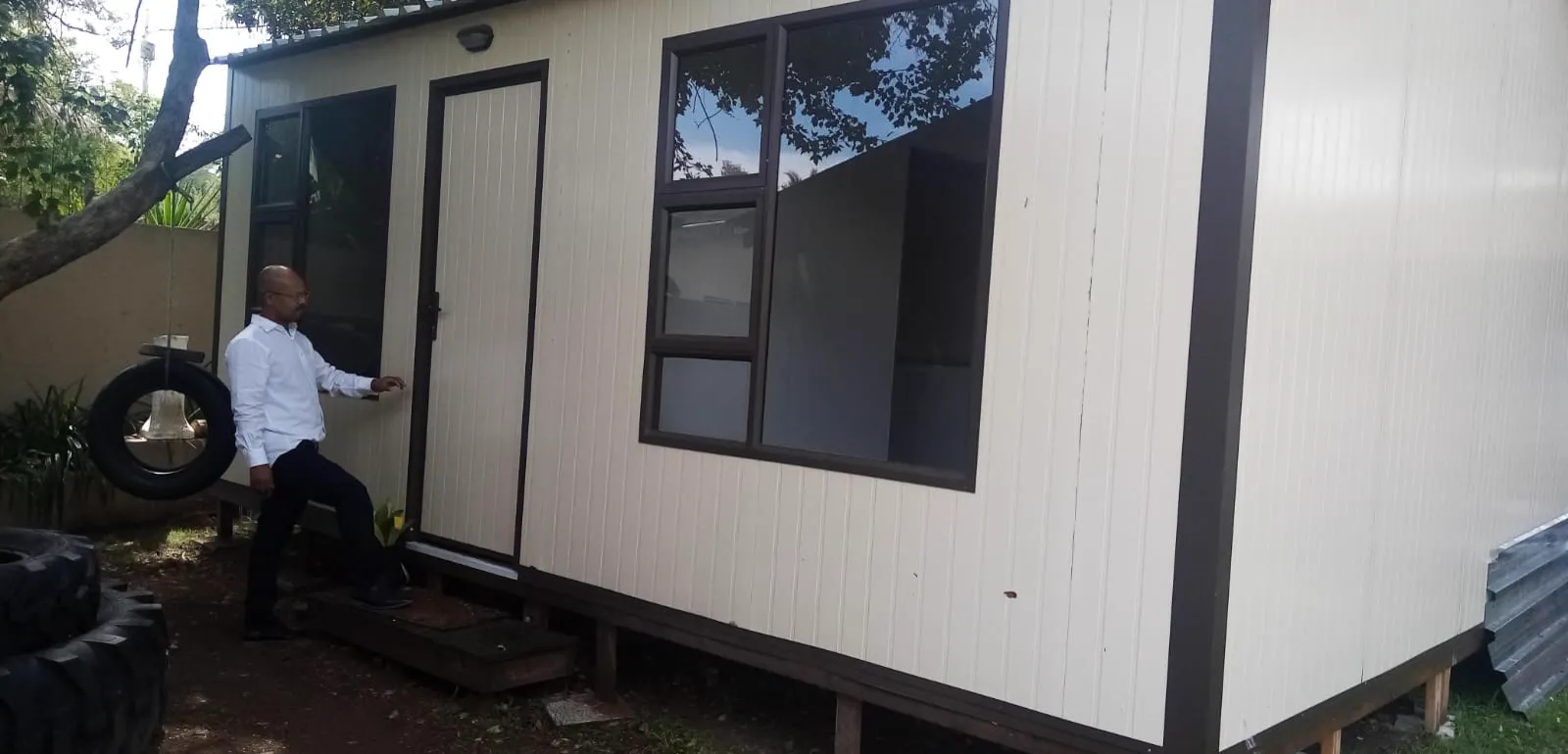 Checking a finished modular unit before handover